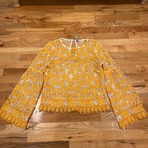 💛🤍YELLOW AND WHITE LACE TOP 🤍💛